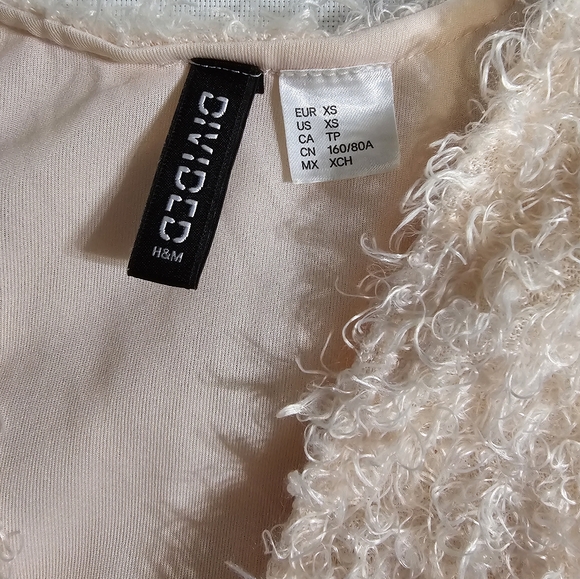 H&M Fuzzy Women's Cardigan. Light pink. Size XS. - Picture 2 of 4